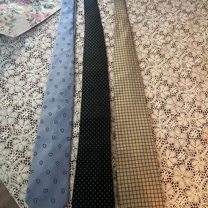 3 tie bundle. 2 Brooks brothers 1nautica 1 NWT